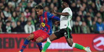 Lance do jogo entre Barcelona e Racing