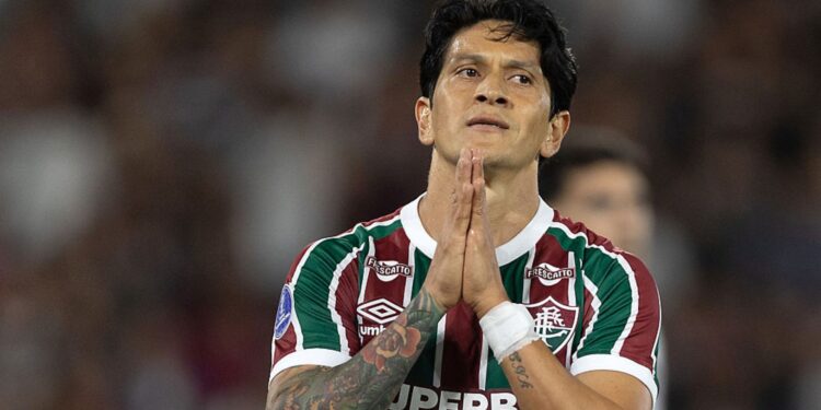 Cano durante jogo do Fluminense