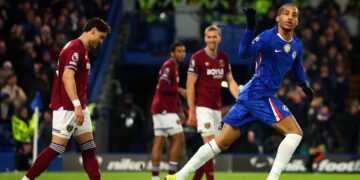 João Pedro comemorando gol do Chelsea contra o West Ham