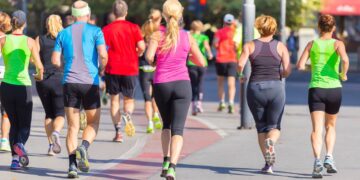 Camisetas esportivas ideais para corrida - Créditos: depositphotos.com / kasto