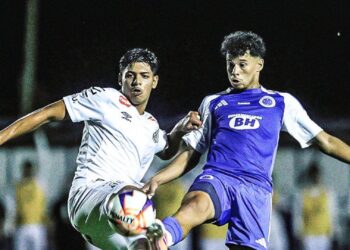 Lance do jogo entre Santos e Cruzeiro