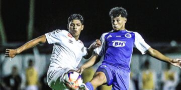 Lance do jogo entre Santos e Cruzeiro