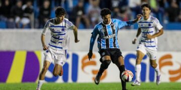Lance do jogo entre Grêmio e Cruzeiro pela Copinha