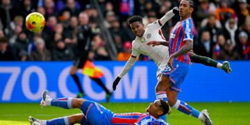 Estevão durante jogo contra o Crystal Palace