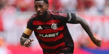 Gerson na época que atuava pelo Flamengo