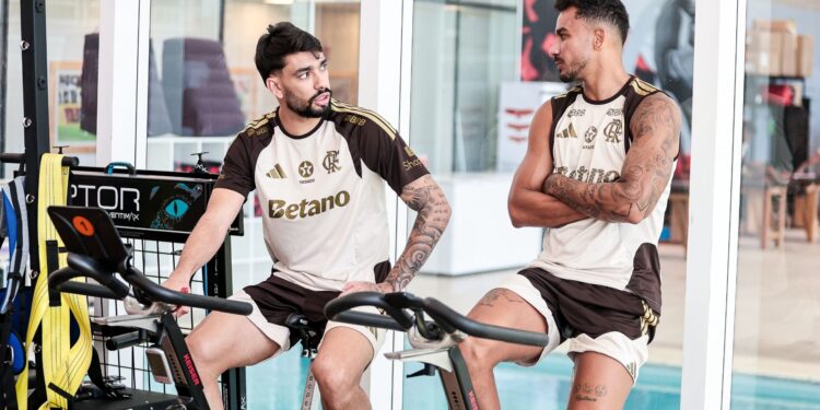 Lucas Paquetá durante treino do Flamengo