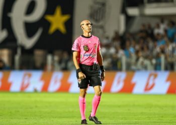 FPF opta pelo afastamento do árbitro de Santos x Corinthians
