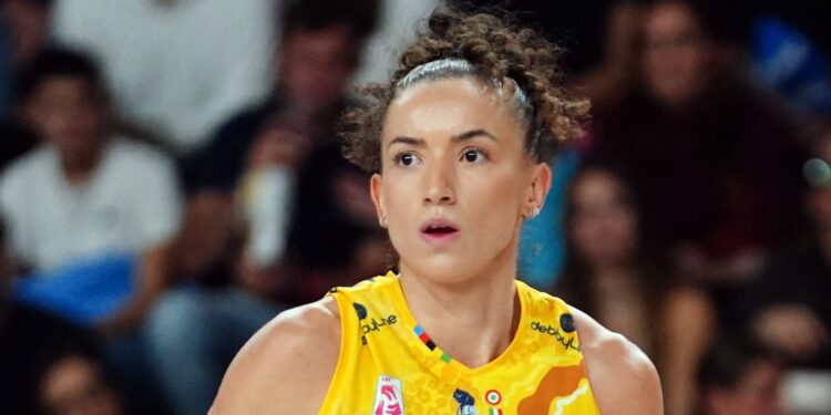 Gabi Guimarães em ação pelo Conegliano