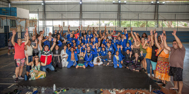 Trabalho busca desenvolver aspectos físicos, motores e sociais - Foto: Divulgação