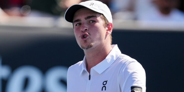 João Fonseca em ação no Australian Open