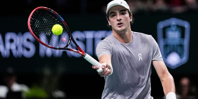 João Fonseca durante jogo de tênis