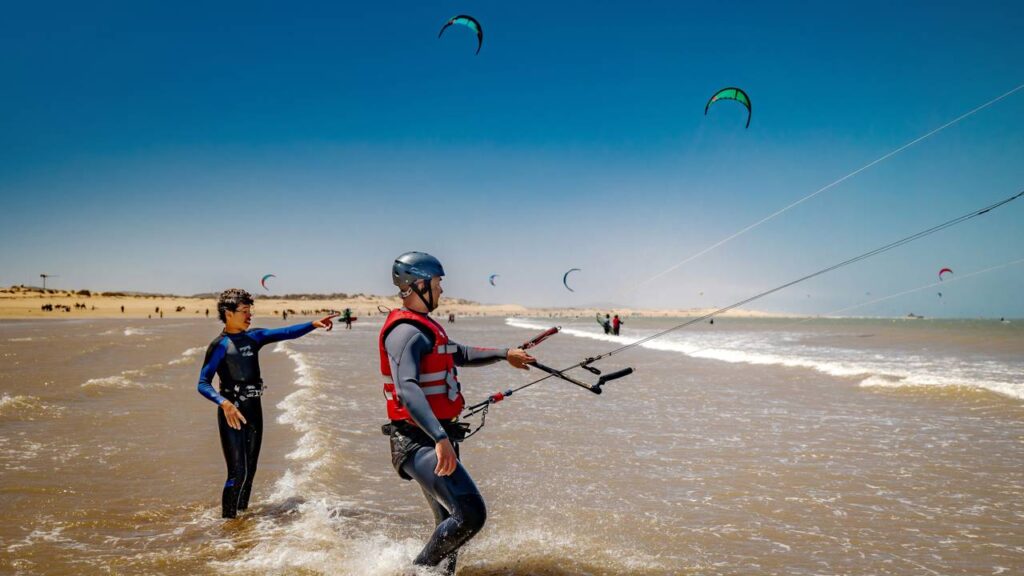 Saiba como iniciar no kitesurf e aproveitar o verão ao máximo
