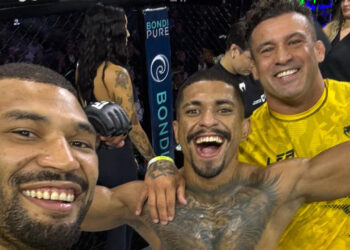 Miniman celebra vitória com Luan Miau e Cristiano Marcello - Foto: Divulgação/CMSystem