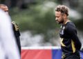 Neymar durante treino do Santos