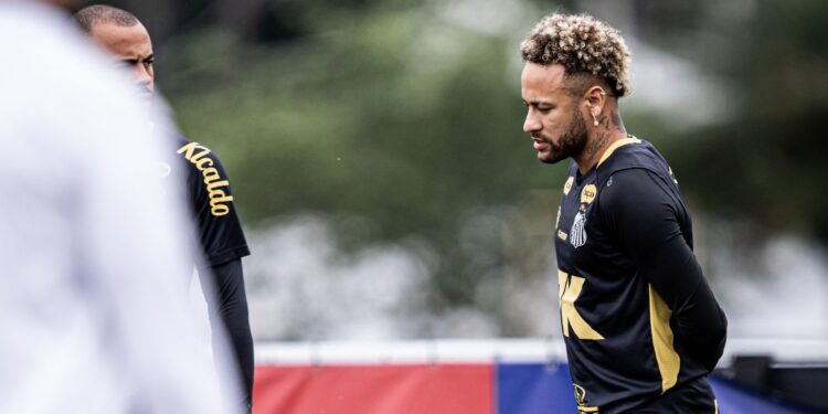 Neymar durante treino do Santos