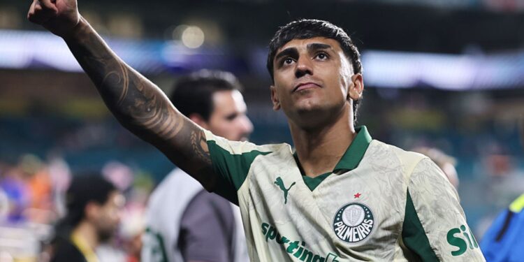 Facundo Torres durante jogo do Palmeiras