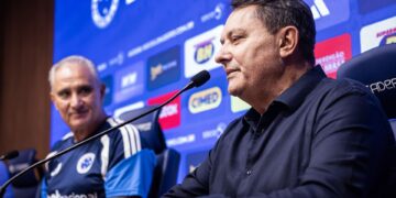 Pedrinho durante entrevista no CT do Cruzeiro