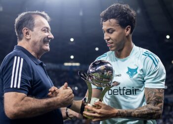 Pedro Lourenço ao lado de Kaio Jorge