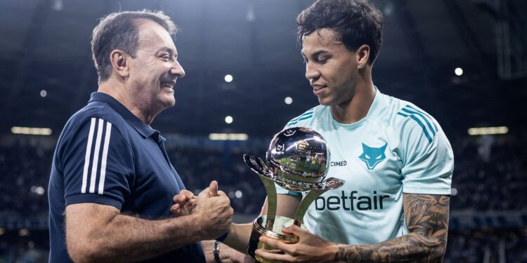 Pedro Lourenço ao lado de Kaio Jorge