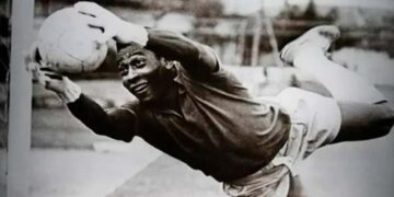 O dia em que Pelé virou goleiro para não marcar o milésimo gol