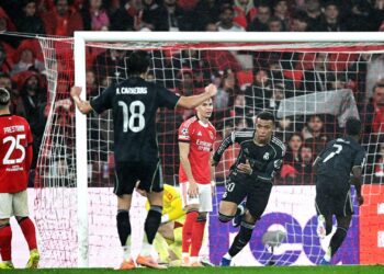 Lance do jogo entre Benfica e Real Madrid