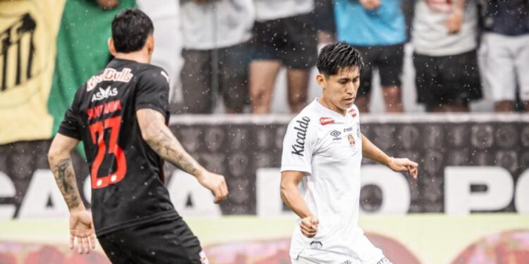 Santos e Bragantino em ação no Paulistão