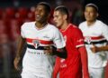 Lance do jogo entre São Paulo e Ibrachina