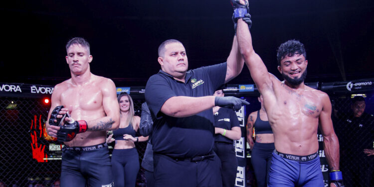 Solano levou a melhor na luta principal - Foto: Divulgação/R1