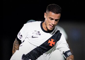 Coutinho durante jogo entre Mirassol e Vasco