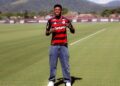 Vitão já veste o uniforme do Flamengo