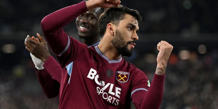Paquetá, na mira do Flamengo, durante jogo do West Ham