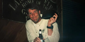 Queda de um ídolo que levanta questionamentos sobre poder e responsabilidade - Créditos Netflix