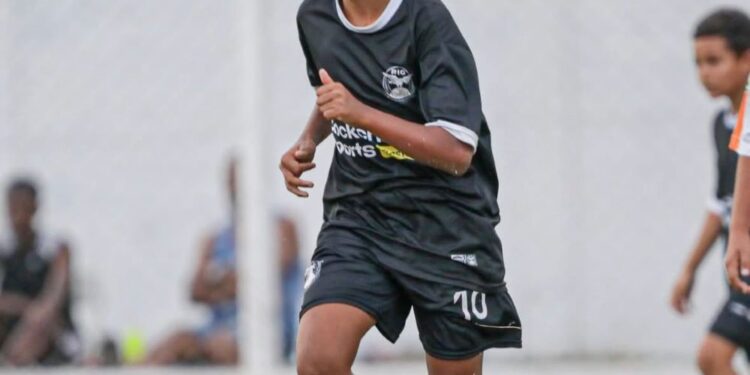 Henry Campos Barbosa é uma promessa do futebol - Foto: Divulgação