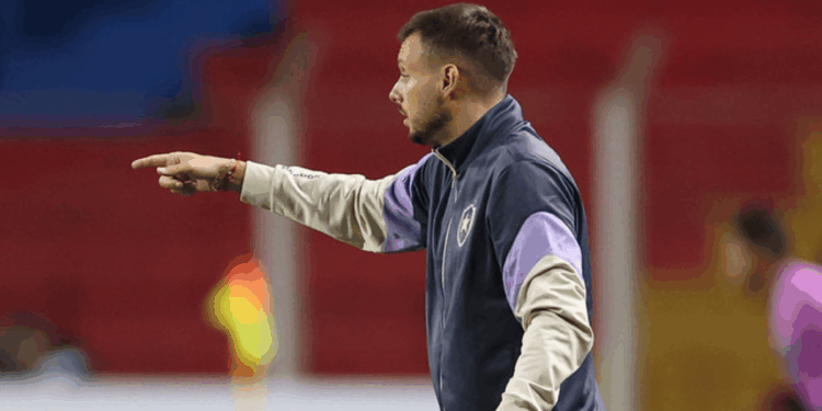 Martín Anselmi destacou as dificuldades de atuar na altitude