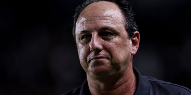 Rogério Ceni critica gramado da Arena Fonte Nova após empate do Bahia no Brasileirão