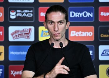 Filipe Luís falou sobre a expulsão de Jorge Carrascal na Supercopa do Brasil