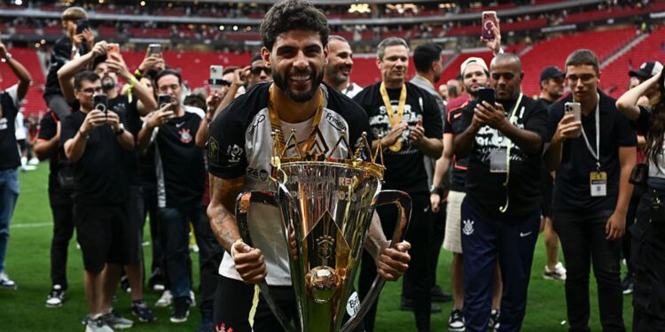 Yuri Alberto marcou o segundo gol do Corinthians na vitória sobre o Flamengo