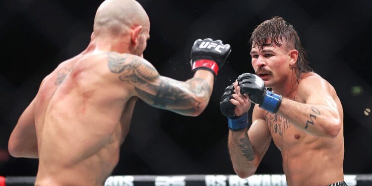 Diego Lopes perdeu para o australiano Alexander Volkanovski