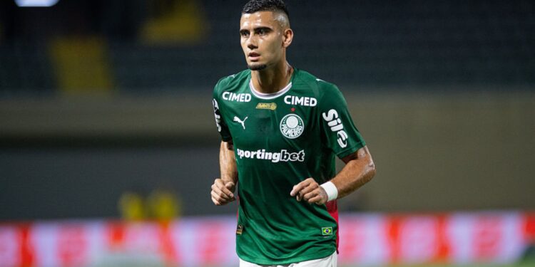 Andreas Pereira vai enfrentar o Corinthians pela primeira vez desde que chegou ao Palmeiras