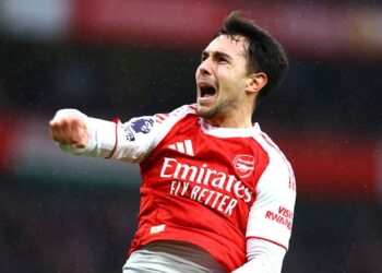 Martin Zubimendi marcou o primeiro gol do Arsenal na vitória sobre o Sunderland