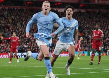 De pênalti, Haaland marcou o gol da vitória do Manchester City sobre o Liverpool