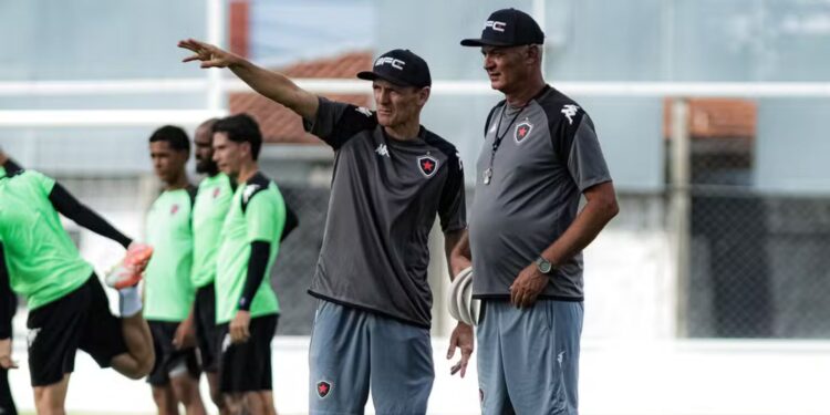 Lisca foi anunciado como treinador do Botafogo-PB na última semana