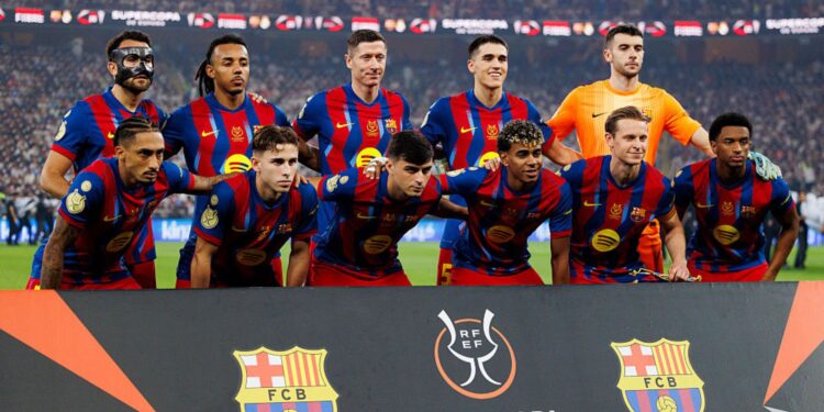 Lewandowsi tem contrato com o Barcelona até o dia 30 de junho de 2026