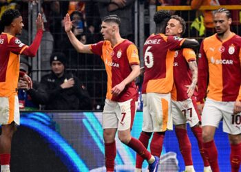 O Galatasaray largou em vantagem por uma vaga nas oitavas da Champions