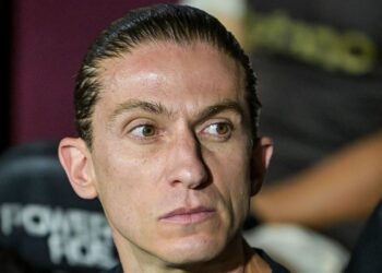 Filipe Luís criticou a atuação do Flamengo diante do Lanús