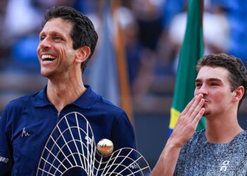 Marcelo Melo e João Fonseca venceram o título de duplas no Rio Open
