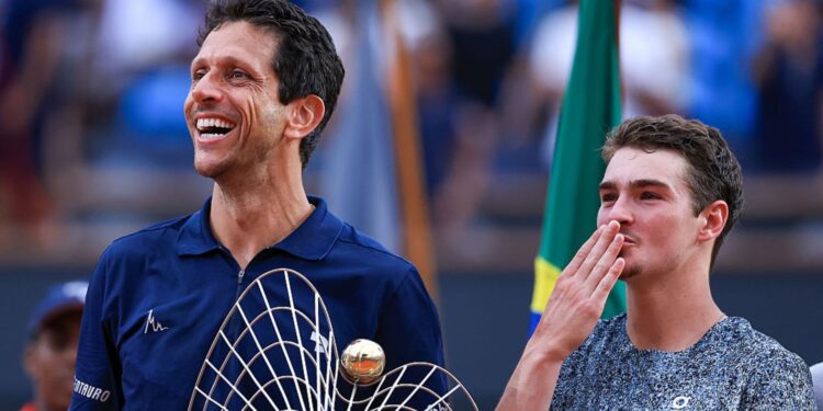 Marcelo Melo e João Fonseca venceram o título de duplas no Rio Open
