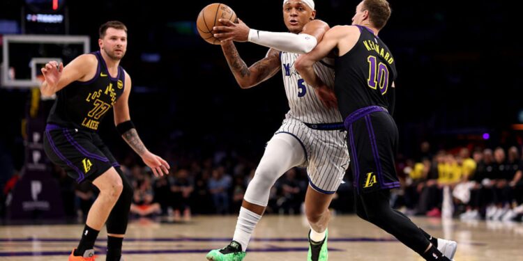 O Orlando Magic venceu o Los Angeles Lakers nos minutos finais