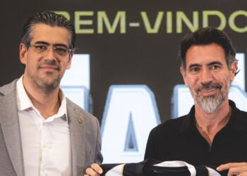 Eduardo Domínguez foi apresentado oficialmente pelo Atlético-MG na Arena MRV