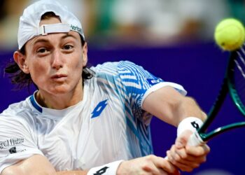 Tenista peruano de 21 anos é o próximo desafio do brasileiro João Fonseca no Rio Open